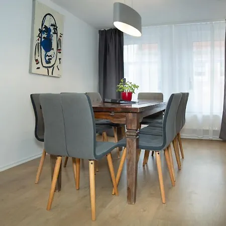 H&h Im Herzen Der Stadt Geraeumig Ruhig Zentral Mit Kueche Und Esstisch Greifswald