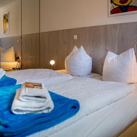 H&h Im Herzen Der Stadt Geraeumig Ruhig Zentral Mit Kueche Und Esstisch Apartment Greifswald