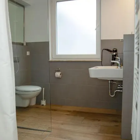 H&h Im Herzen Der Stadt Geraeumig Ruhig Zentral Mit Kueche Und Esstisch Apartmán *