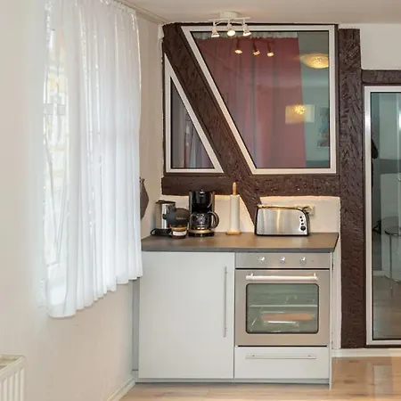 H&h Im Herzen Der Stadt Geraeumig Ruhig Zentral Mit Kueche Und Esstisch Apartment