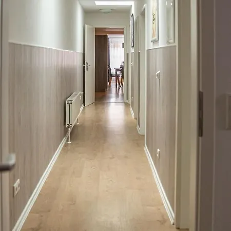 H&h Im Herzen Der Stadt Geraeumig Ruhig Zentral Mit Kueche Und Esstisch Apartmán