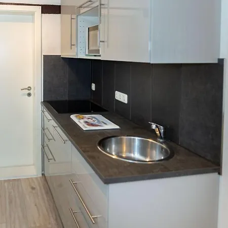 H&h Im Herzen Der Stadt Geraeumig Ruhig Zentral Mit Kueche Und Esstisch