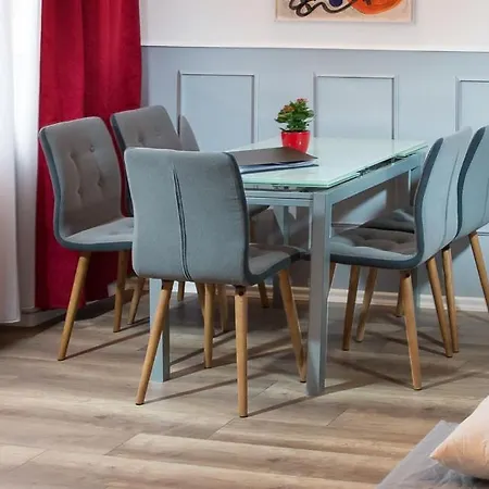 H&h Im Herzen Der Stadt Geraeumig Ruhig Zentral Mit Kueche Und Esstisch 아파트