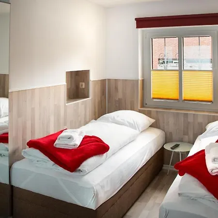 H&h Im Herzen Der Stadt Geraeumig Ruhig Zentral Mit Kueche Und Esstisch 아파트 그라이프스발트