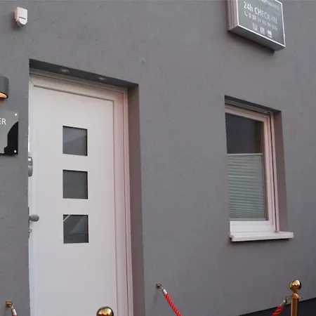 H&h Im Herzen Der Stadt Geraeumig Ruhig Zentral Mit Kueche Und Esstisch